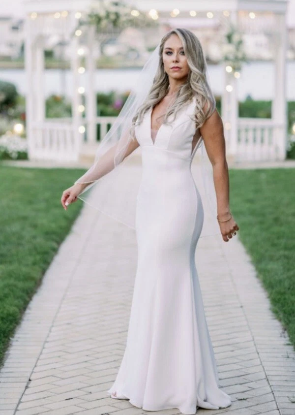 Paloma Blanca Sheath Wedding Dress 4931 - Image 3 of 4