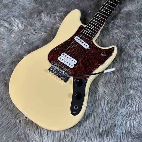 Squier by Fender CYCLONE