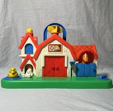 Vintage 1987 FISHER-PRICE Play Set Animals & Barn Made In USA *FREE SHIPPING*