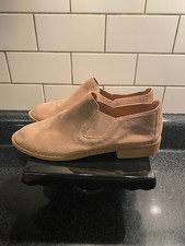 Crown Vintage Suede Low Bootie Shoe in Latte New in Box Size 9.5