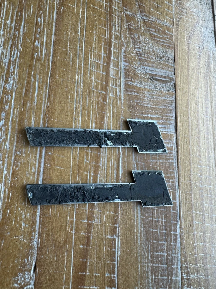 2016-2018 AUDI S7 - Used Fender Emblem / Badge 4F0853601A (2) - Image 2 of 2