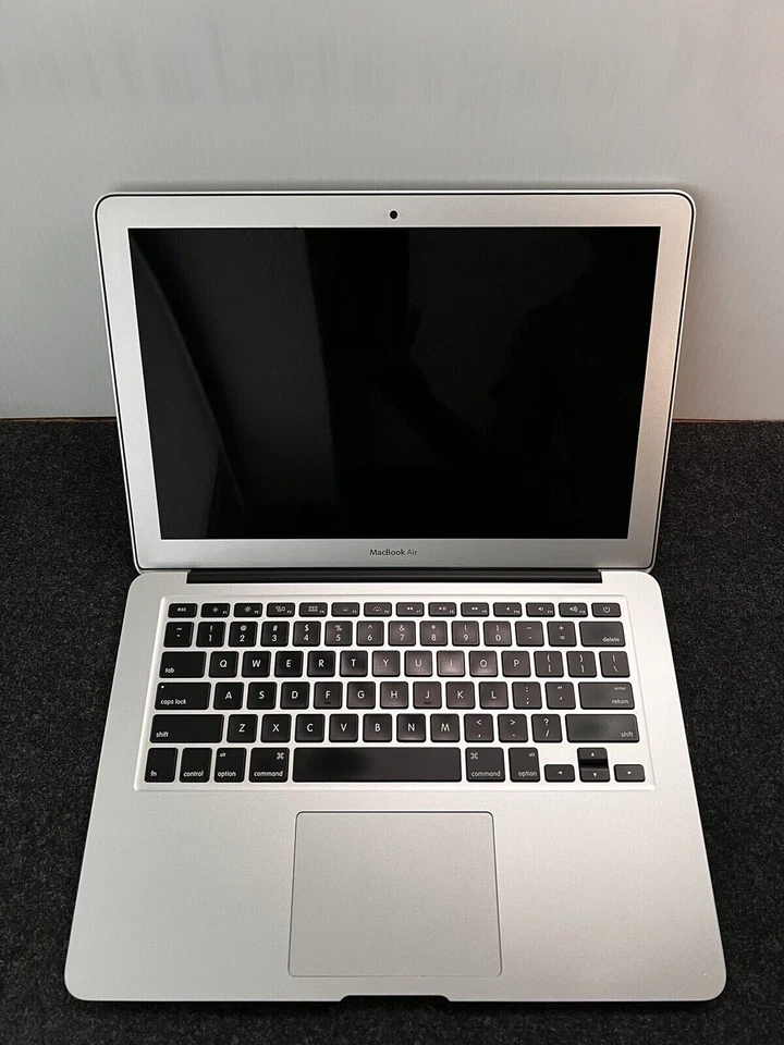Apple MacBook Air 13.3" 2017 Core i5 1.8ghz 8GB ram 256GB SSD OS Monterey OS 12 - Image 3 of 4