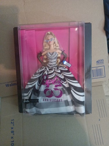 Barbie Signature 65th Anniversary Collectible Doll * Blonde Hair * Limited 2024 - Picture 4 of 7