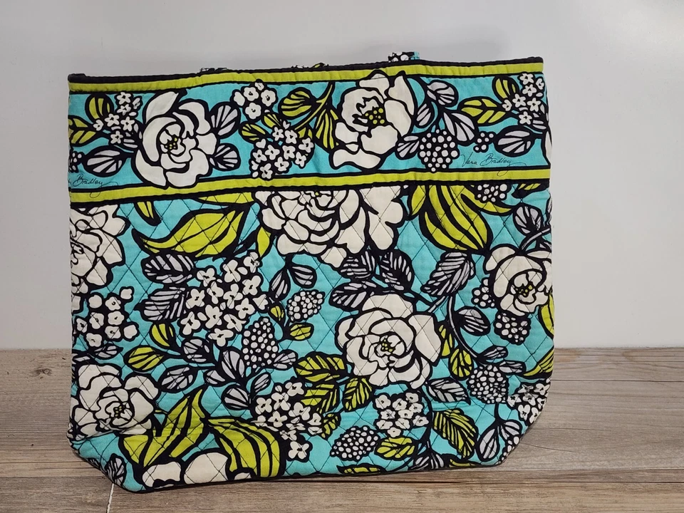 Bolso de hombro Vera Bradley acolchado con doble correa Foto 2 de 4