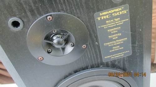 Memorex TRC-505 2 Way Corner Mount speakers. Unique configuration and quite rare - Picture 5 of 12