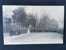 Old postcard 37 Fondation Gréban de Pontourny - BEAUMONT-EN-VERON - La Promenade