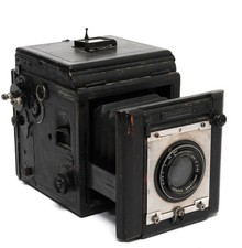 Popular Pressman by Houghton Butcher w. Aldis Anastigmat 6 inch F 4.5