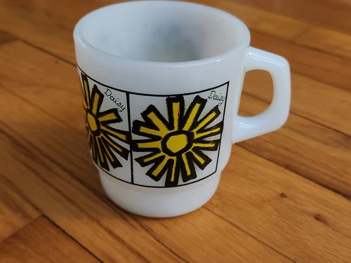 Vintage Fire King Yellow DAISY Milk Glass Mug Anchor Hocking Mod Flower 1960-79