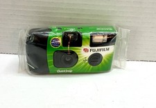 Fujifilm Fuji Quicksnap 400 Single Use Disposable 35mm Camera with Flash 2005