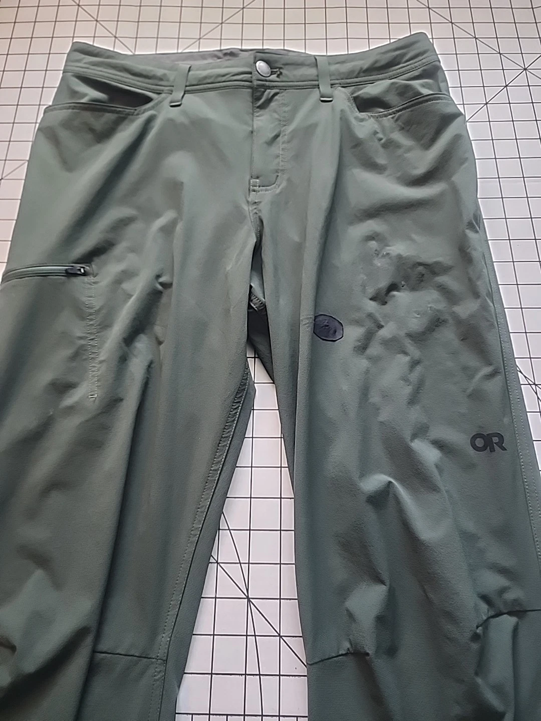 Outdoor Research Ferrosi Pants Men’s 32x30 Hiking Climbing Dark Green Flaws
Opens in a new window or