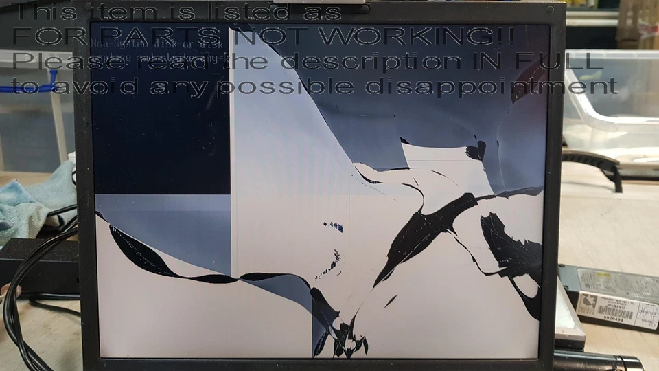 DAMAGED! Compaq evo n800c 15" Intel Pentium 4 Laptop FULL SPECS UNKNOWN - Image 3 of 4