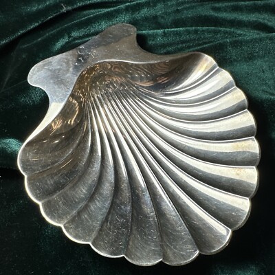 TIFFANY & Co Sterl. Silver Clam Shell Caviar Nut Dish 4.7x2.5.5 in