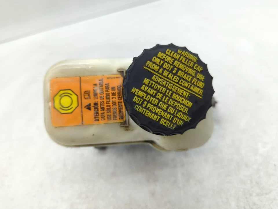 Cilindro maestro de freno Mazda Tribute 2005-2006 UJWN0 Foto 2 de 4