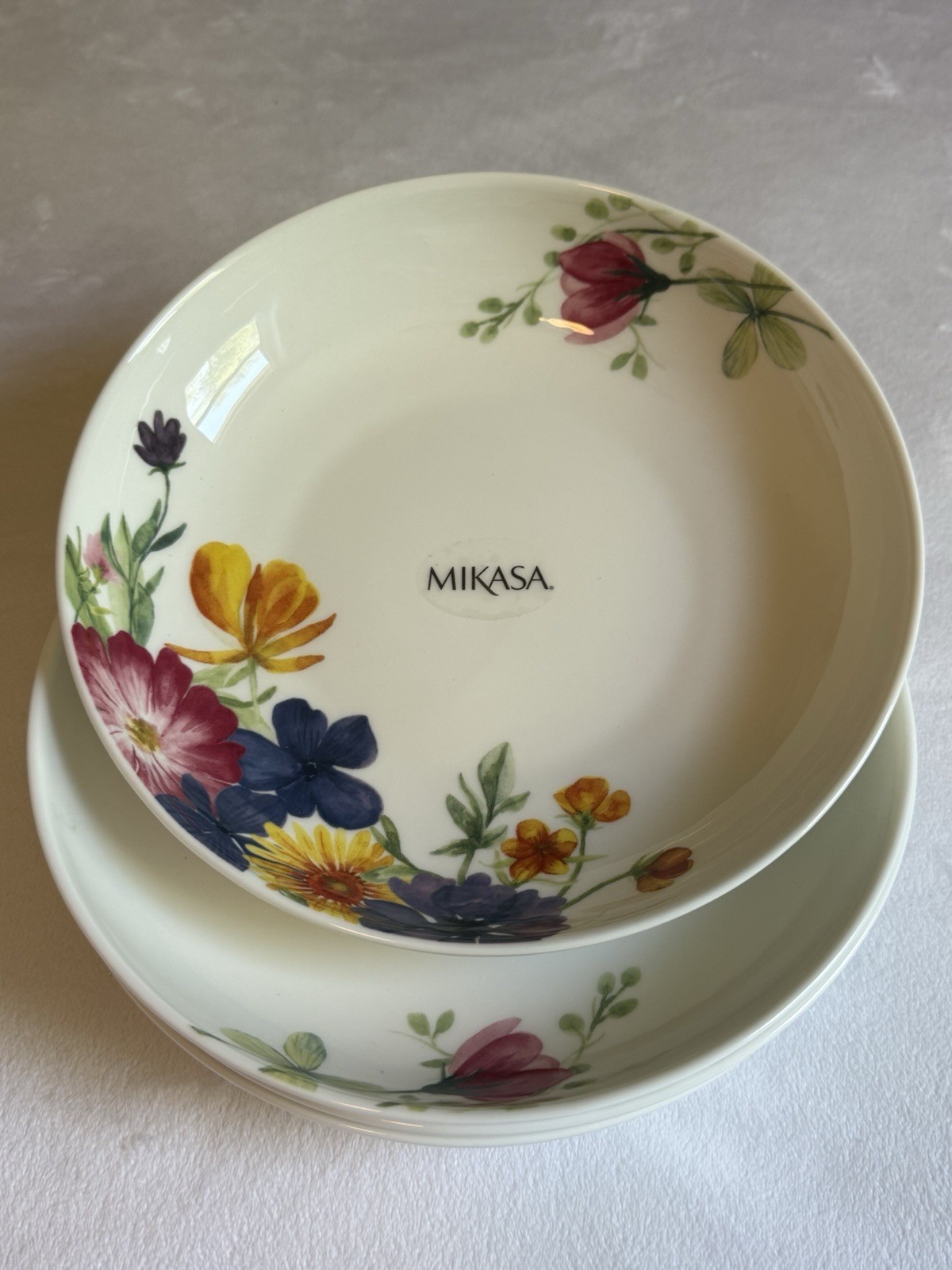 Mikasa Bone China - Gia - 8.5&rdquo; Pasta Bowls Summer Flowers 