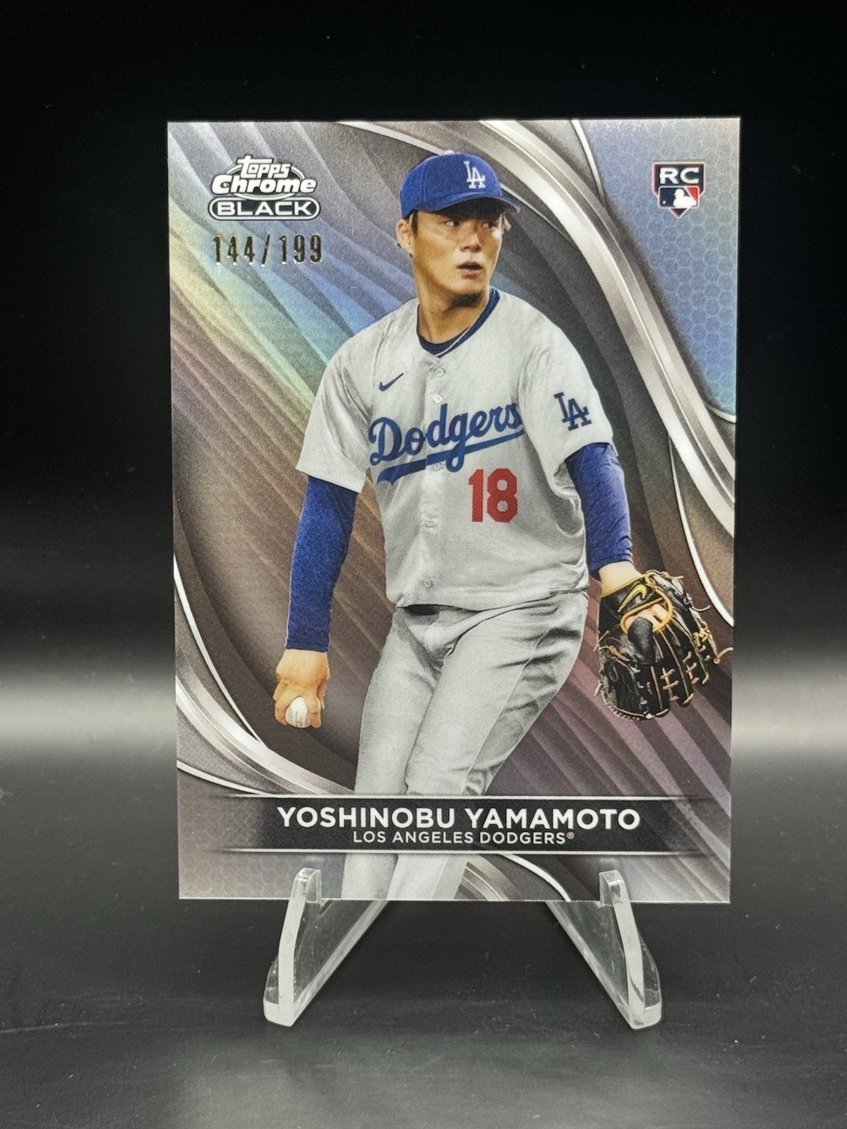 2024 Yoshinobu Yamamoto Topps Chrome Black #18 Rookie Refractor /199 Dodgers