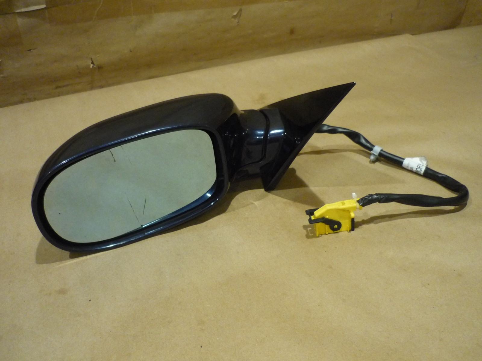 Maserati Quattroporte 05-08 - LH Side View Mirror-Cracked Glass - P/N 980139452