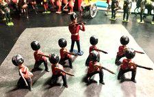 9 Britains 120 THE COLDSTREAM GUARDS Kneeling / Firing Lead Toy Soldiers