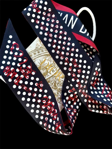 Foulard Christian Dior à pois DiorAmour Je t'aime Mitzah. PLS READ DESC