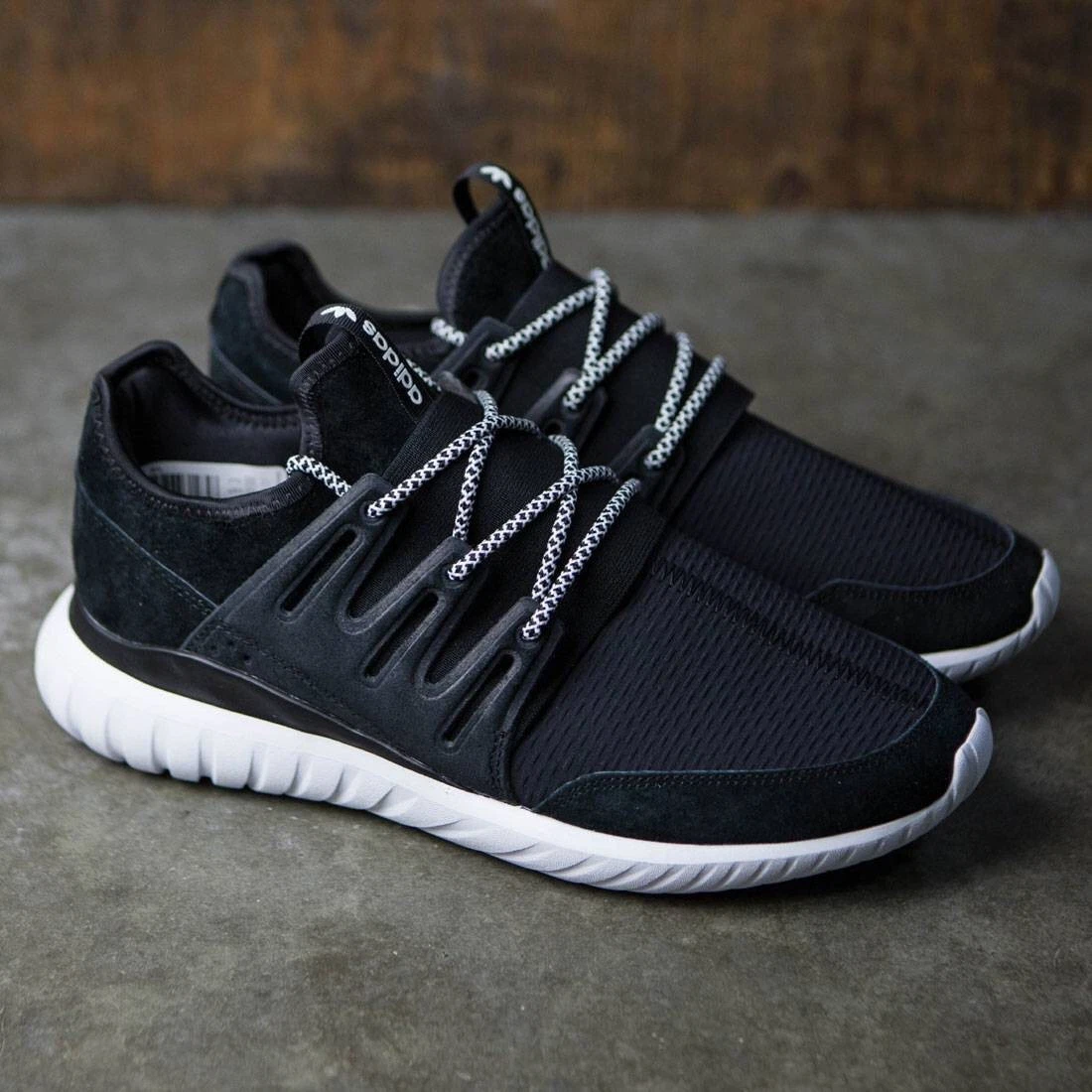 ADIDAS TUBULAR RADIAL BB2401 WHITE CORE BLACK MEN&#039;S RUNNING SHOES |