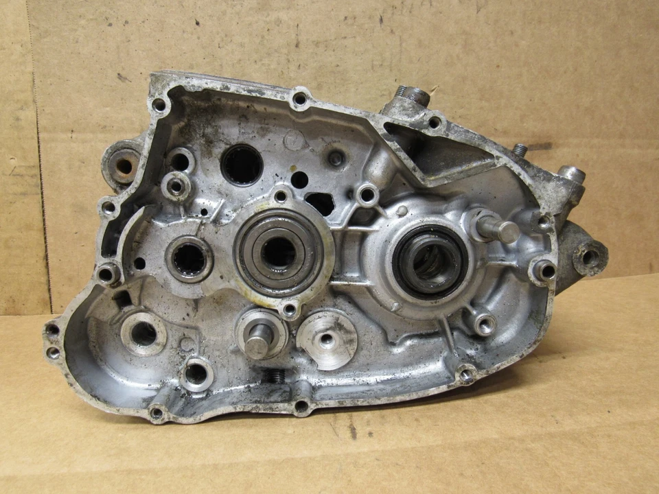 Yamaha DT125 1978 cárteres de motor 2A6-15111-02-00 Foto 2 de 4