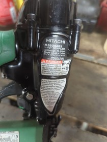 Hitachi N3804AB3 Air Crown Stapler 1-1/2 Inch with Case Tested