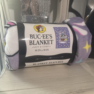 BUCEES EASTER BLANKET   I'm Hunting Beaver Nuggets!   Buc-ee s 2025  New Easter