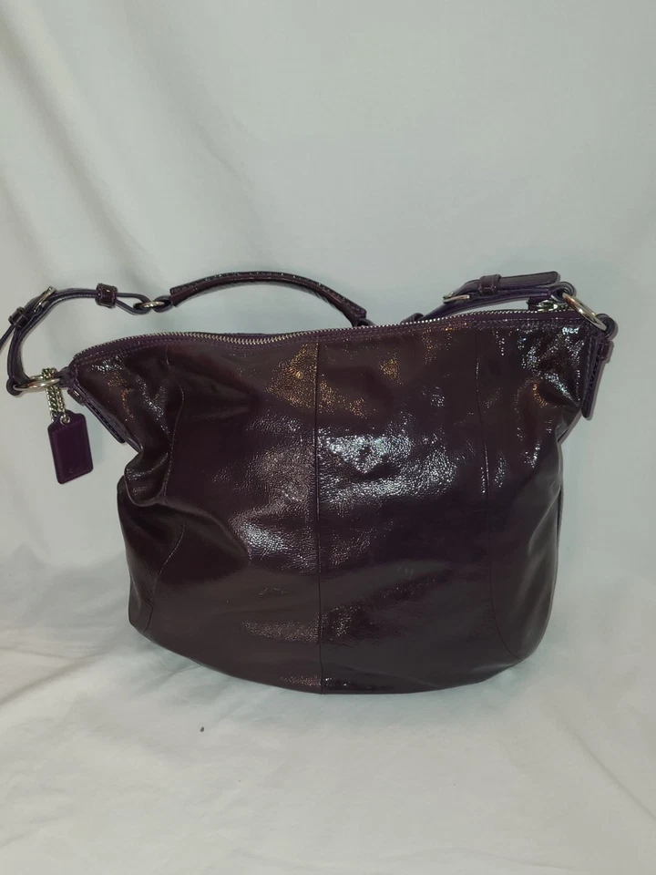 Bolso de Hombro Hobo Grande COACH Soho Ciruela Oscura Charol Bolsillo Frontal Foto 3 de 4