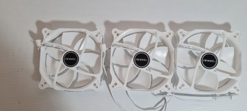 Antec Desktop Case Fan 120mm PC Fans High Performance 3-pin Connector 3 Pack  - Image 2 of 4
