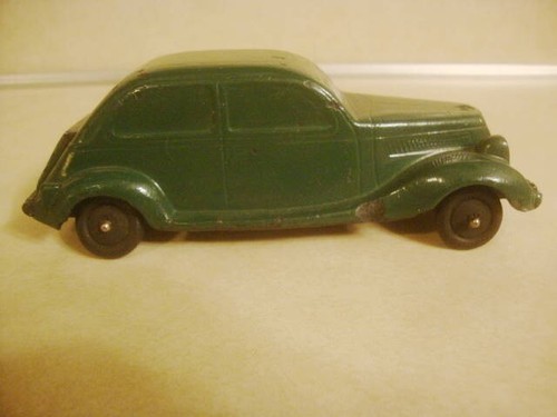 Vintage 1930's Rubber Car Lilo 1935 FORD TUDOR Touring Toy Green w Black Tires! - Bild 3 von 5