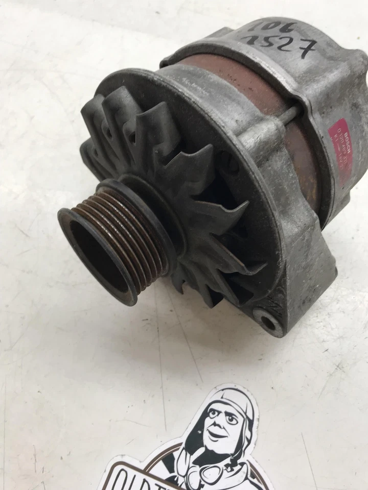 Generator Lichtmaschine Bosch 0120489331 für Mercedes W124 W201  - Image 2 of 4