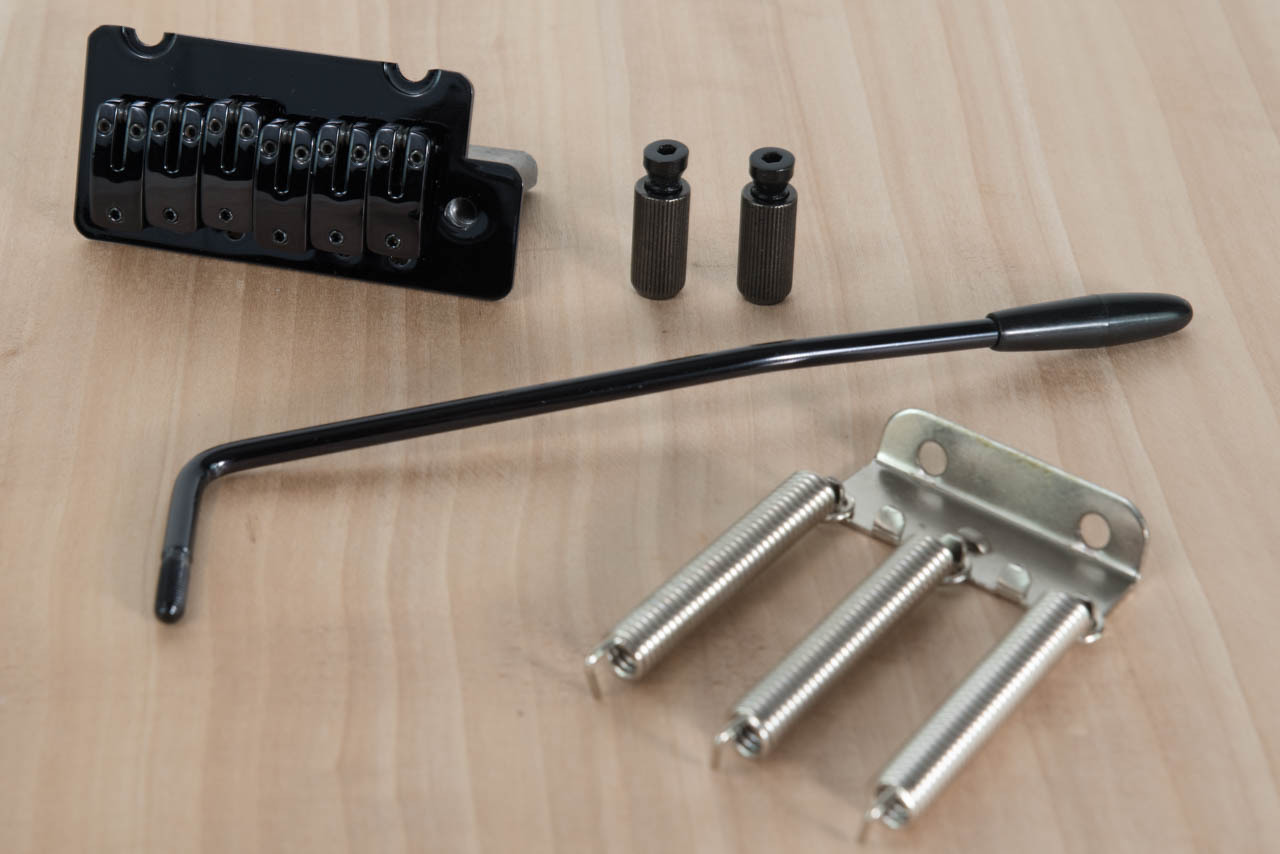 PONTE STRATOCASTER SB105 A 2 PERNI, SELLETTE A RULLI, NERO