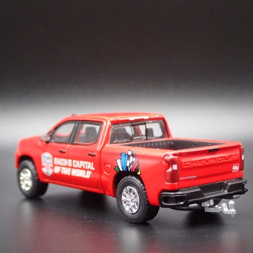 2023 23 CHEVY Chevrolet Silverado Indy 500 Camión W Hitch 1:64 Modelo Fundido - Imagen 5 de 7