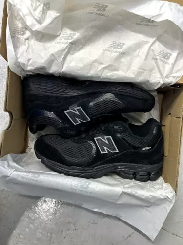 New Balance 2002R Mesh Triple Black Metallic UK 7.5 M2002WB