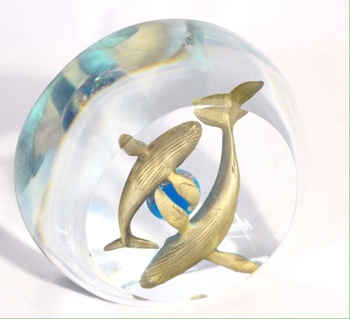 Dan Medina Art Sculpture Bronze Whales In Lucite - Picture 4 of 4