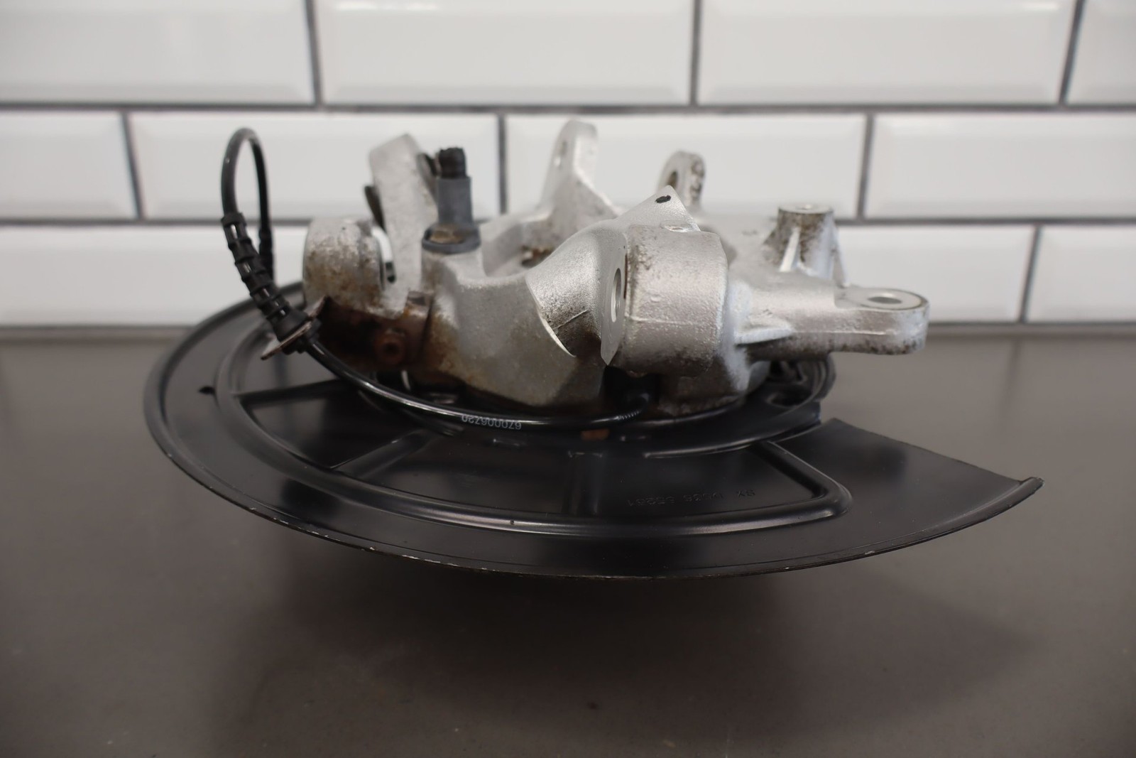 14-17 Maserati Ghibli AWD Rear Right RH Spindle Knuckle W/ Hub & Sensor (77K)