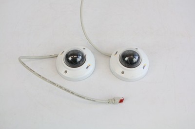 2x AXIS M3044-V Netzwerk-Kamera   Kompakte HDTV Dome-Überwachungskamera   PoE