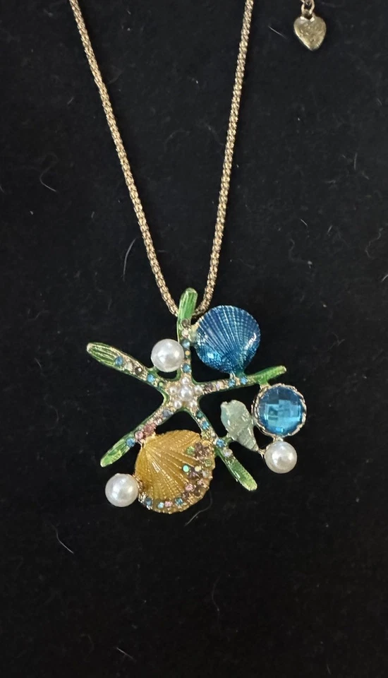 Betsy Johnson Gold Tone Starfish Pearl Seashell Necklace Pendant Signed EUC - Image 2 of 4