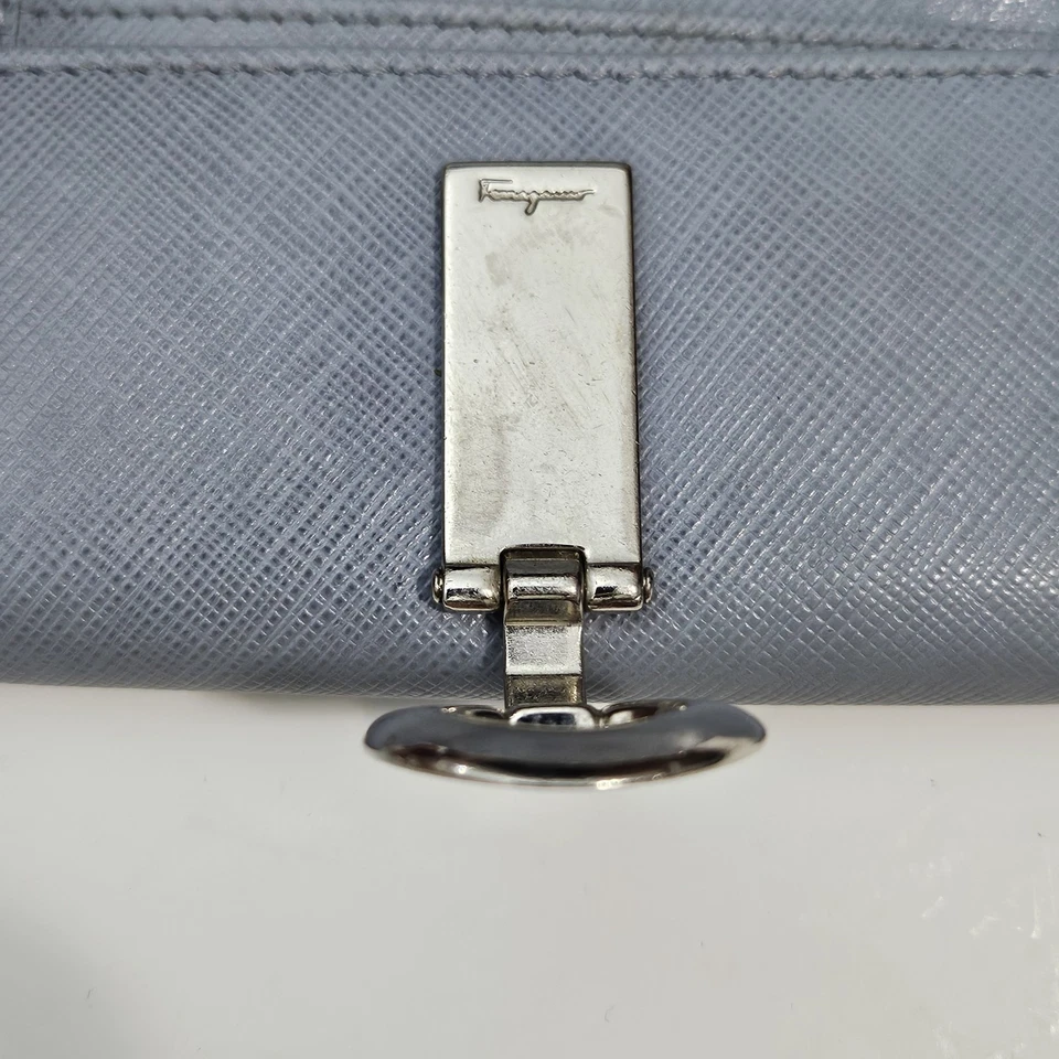 Salvatore Ferragamo Gancini Leather Key Case with Original Box - Image 3 of 4