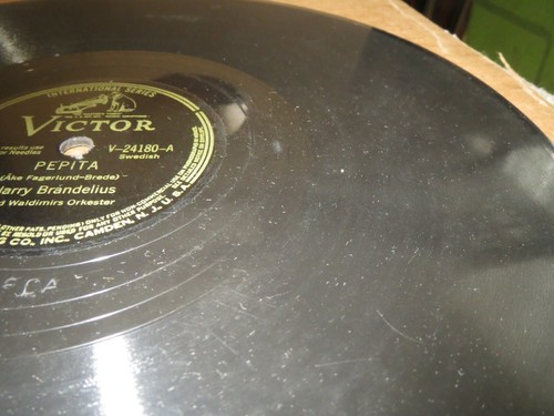 78RPM Victor Harry Brandelius - Pepita / Sa Som Dansar Kvall Chiquita, used V- V - Picture 2 of 8