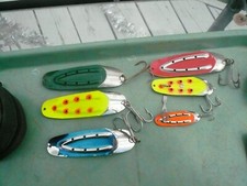 6 CHARGER SPOONS , AWARD WINNERS, 4 LARGE 4 1/4 INCH  LIGHT USE, THEY CATCH FISH