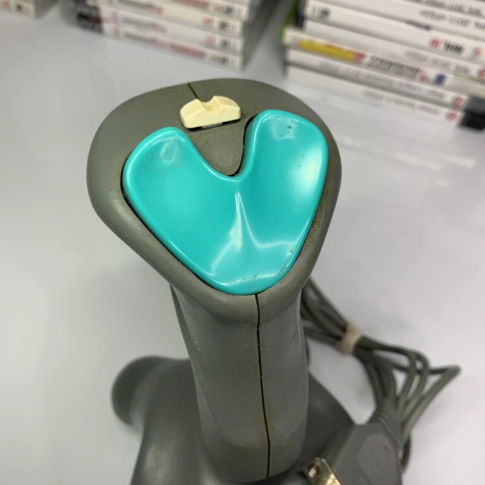 FX2000 THE ULTIMATE FLIGHT CONTROL STICK SUNCOM TECHNOLOGIES FOR IBM AND COMPAT. - Image 3 of 4