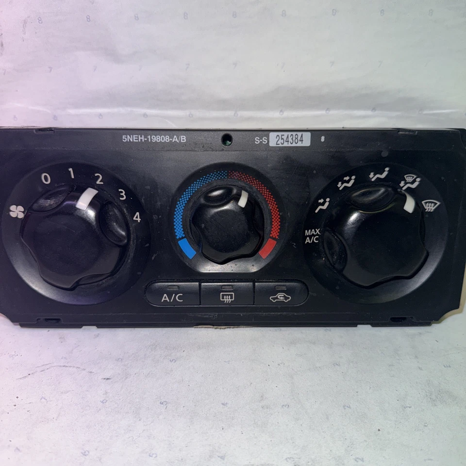 2005-2012 Nissan Pathfinder / Xterra AC Heater Climate Temperature Control 05-12 - Image 2 of 4