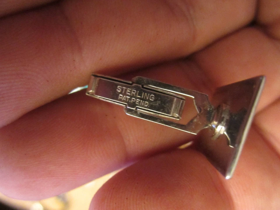 Lote de cajones de chatarra lote de joyas broche antiguo esterlina Bonetto reloj pendientes antiguos lote Foto 3 de 4