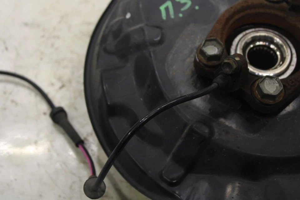 Cojinete de cubo de rueda lateral derecho trasero 17-22 Nissan Rogue Sport SL AWD con escudo Foto 4 de 4