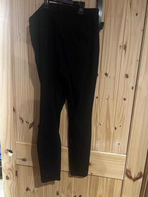Amazon Essentials Women's Skinny Ankle Pant, Black, 10 Regular 