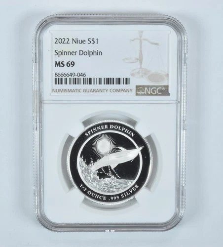 2022 Niue 1 Dollar Silver Spinner Dolphin 1/2 Oz MS69 NGC Brown Label *3298