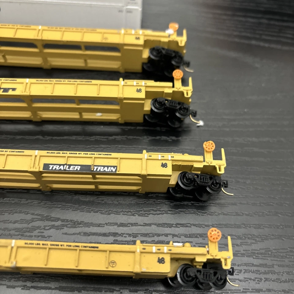 N Scale Walthers Well Cars TTX 4 Car Set With Containers Santa Fe BNSF W/ MTL’s - Image 3 of 4