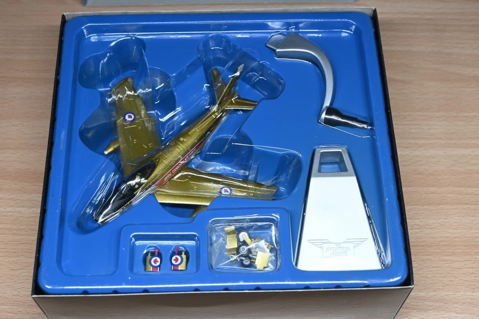 Corgi 1/72 Scale AA35806 - Canadair CL-13A Sabre Mk5 RCAF Golden Hawks Aerobatic - Image 4 of 4