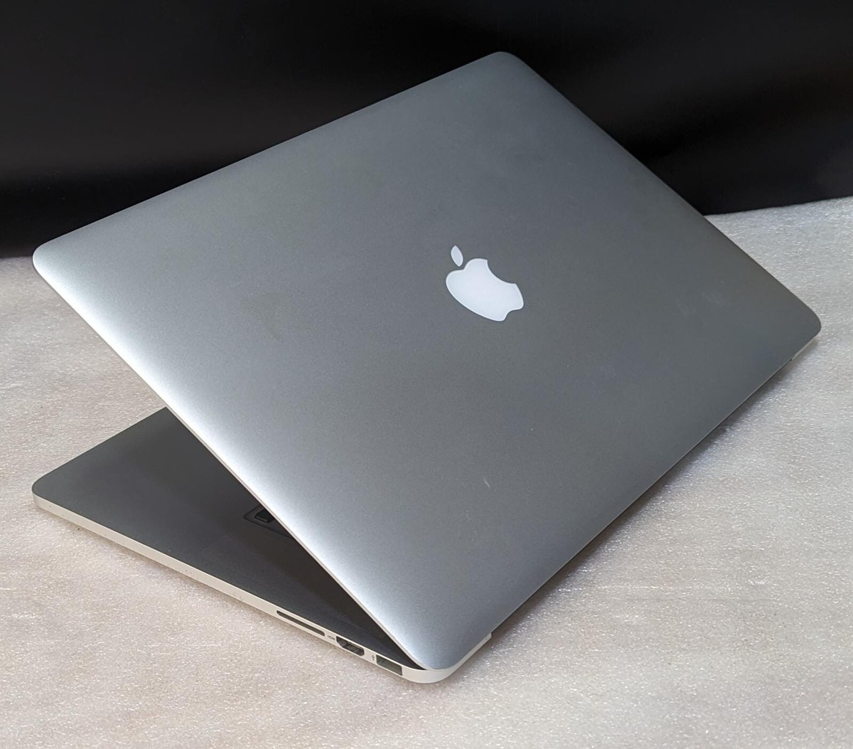 MacBook Pro (Retina, 15-inch, Mid 2015) 2.2 GHz Intel Core