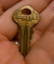Vintage Old Original X943 Chicago Lock Co USA Double Sided Brass Key Nice Patina